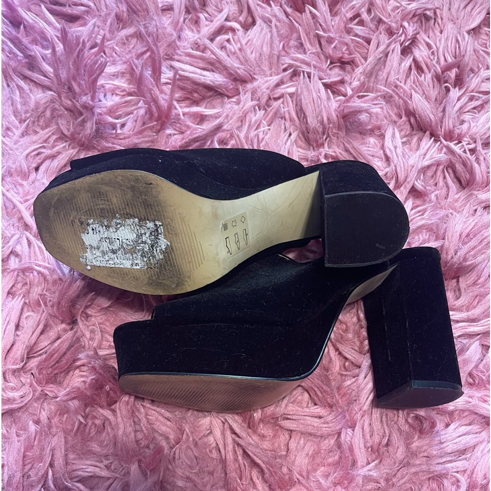 Shelly’s London platform heels - Picture 7 of 7